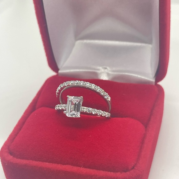 Emerald Cut Wedding Engagement Ring - Picture 4 of 4
